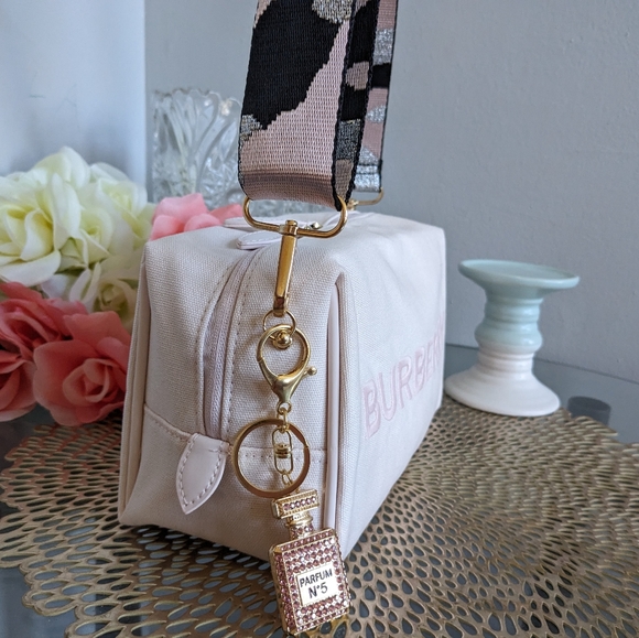 Burberry - Picture 3 of 10